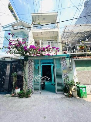 nhà 3 tầng 4pn khu dân cư đẹp. quốc lộ 13. hiệp bình phước. cạnh vạn phúc. kdc hồng long. sổ hồng r