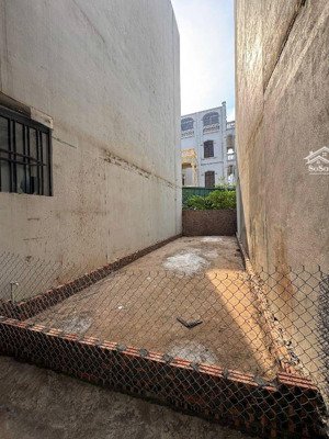 nhỉnh 5 tỷ có lô đất 40m2 đường trước nhà ô tô tải vào nhà gần chợ, trường học 1.2.3 ,eon, vĩnh tuy