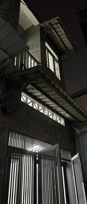 cho thuê nhà mới 100% mới xây dựng xong nằm trong khu biệt thự,