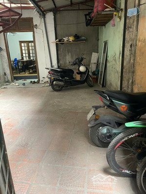 chính chủ cho thuê phòng trọ khép kín , có sân rộng thoáng , cách đường chính 30m