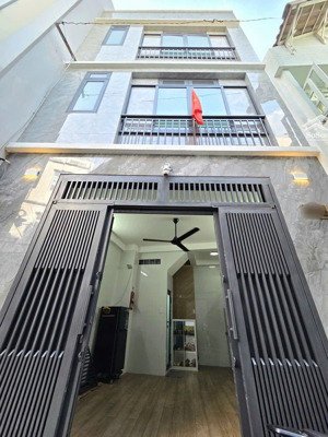 nhà 3 tầng lê quang định 3 tỷ 450 p5, bình thạnh 1t 2l 2pn 3wc shr hxh chính chủ