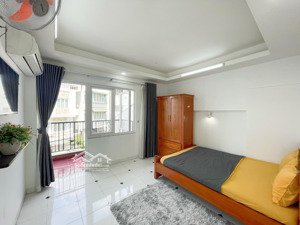căn hộ 1pn riêng biệt + ban công + máy giặt riêng gần sân bay