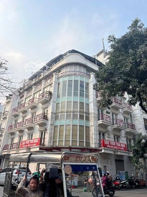 cho thuê mặt bằng diện tích lớn phố hồng hà - hoàn kiếm diện tích 1000m, mt 30m, giá thuê 100tr