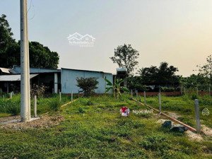 kẹt tiền bán nhanh đất thổ 101m2 ngay trung tâm trảng bàng, shr, đông dân cư, đường nhựa, giá 450tr