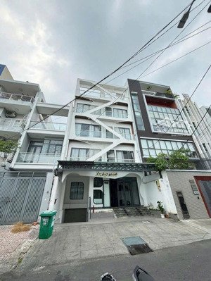 bán nhanh ks cao cấp hầm,6 tầng đường nguyễn gia trí (d2) - dt 8x23m - hđt 170tr/th gía chỉ 55 tỷ