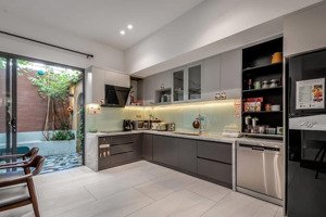 **bán nhà trục cách mạng tháng 8** phường 7, tân bình; 5*12 - 10 tỷ