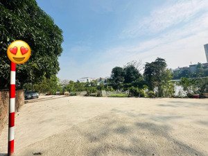 30m ra mặt hồ - ô tô tránh dừng đỗ ngày đêm - ngõ bagac thông - nhà dân xây - 3 mặt thoáng