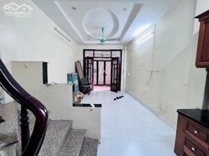 Cho thuê nhà ngõ Dương Khuê - Mai Dịch - Cầu Giấy 30M X 5T giá 13 triệu, 10M RA Ô TÔ