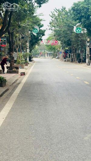 BÁN GẤP LÔ ĐẤT TRỤC CHÍNH KINH DOANH ĐƯỜNG LAM SƠN, ĐỒNG TÂM 111,9M MT5,3M GIÁ 4,55TỶ SĐCC 0988296228