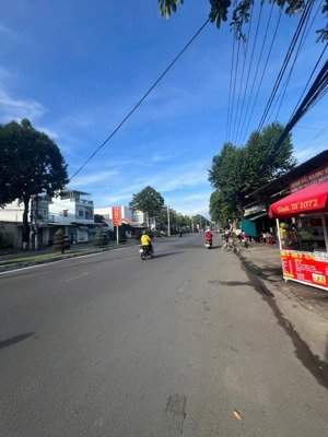 bán nhà mặt tiền đường 23/10, sổ hồng chính chủ giá 4,1 tỷ , thuận tiện kinh doanh