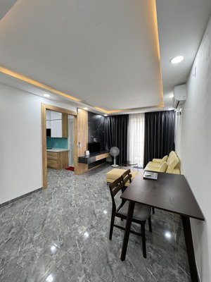 căn hộ full nội thất cao cấp mặt tiền bến vân đồn - sát vách q1