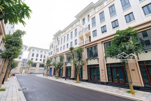 chuyển nhượng liền kề thời đại, 60m² giá 9.200 tỷ gần công viên và 10 tòa chung cư