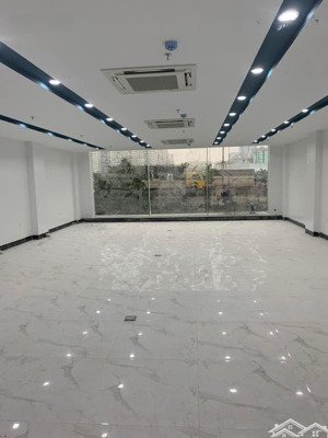 bán toà nhà mặt phố trương công giai, cầu giấy. dt 100m x 6 nổi 1 hầm, mt 6m. giá 63 tỷ tl tốt.