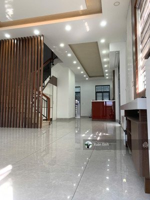 cho thuê gấp nhà phố 7x20m hoàn thiện cơ bản đẹp - thoáng thích hợp ở và làm vp 30tr/tháng