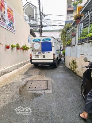 chưa qua đầu tư, hẻm xe hơi rộng, dtsd 50m2, giá 6,5 tỷ (tl)