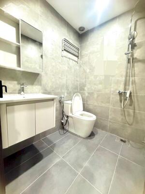 Bán nhà Ngọc Khánh 35m giá 9.9 tỷ trung tâm Ba Đình nhà đẹp long lanh full nội thất đón Tết .