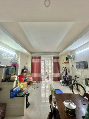 sát hẻm xe hơi tân bình - ngang gần 5m - kết cấu chắc chắn - nhỉnh 4 tỷ