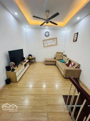 5 tầng - ô chờ thang máy - ngõ thông ô tô tránh - kinh doanh - gần ql32 - vành đai 3.5