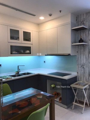 cho thuê 4pn 3 wc ( 2 bồn tắm nằm) 3 ban công, 188m2 lầu thấp tòa park 2, đầy đủ nội thất .