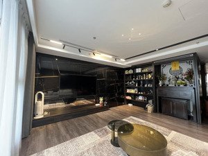 cực hiếm! bán gấp căn 2 ngủ tòa b the zei, ban công đông nam, tặng full đồ, giá 8,5 tỷ