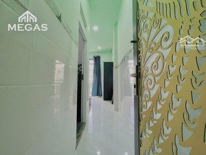 studio ban công lớn có thang máy trung tâm quận 3