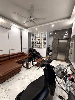 bán nha tại nguyễn ngọc nại, 16 tỷ, 40m2, mặt tiền 4.8m, ngõ 6m