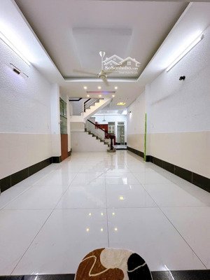 hxh 1/ dương quảng hàm, 72m2, 4 tầng. ngay cc k26