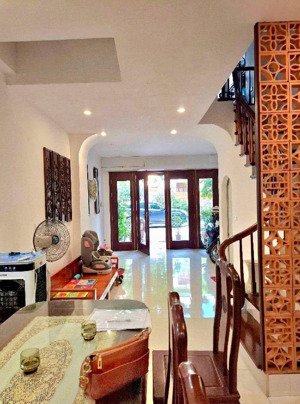 bán nhà lk ngô thì nhậm 40m2*4t, t1 kinh doanh, nội thất xịn xò giá 16.8tỷ, 