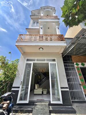 Cho thuê nhà mặt tiền trần minh sơn gần đại học y dược giá 15 triệu