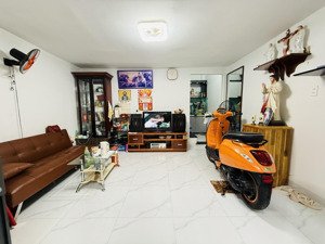 nhà 3 tầng 1 sẹc lê thúc hoạch dt 4x9 giá chào 4,25 tỷ còn mới ngay chợ tân hương