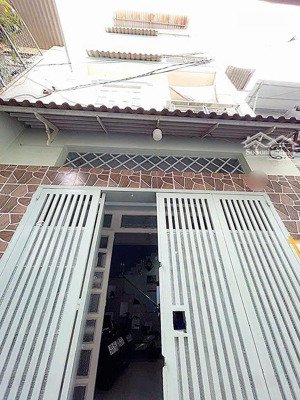 hot- nhà 4 tầng chủ ở- 4 pn- sân để xe- gần mt/ hẻm xh nguyễn thị thập- chợ tân mỹ- bv phương nam