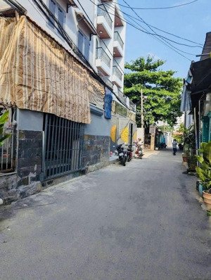 bán nhà 2 tầng, ngang 4m - sổ vuông, 3 pn, gần mặt tiền đường nguyễn văn khối - cv làng hoa