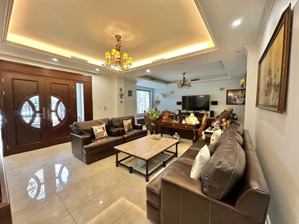 bán liền kề ciputra, hà nội dt 126m x 3 tầng 05pn đã đầy đủ nội thất. lh e hường 