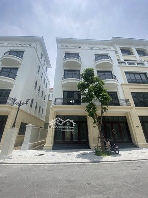 chủ nhà cần tiền bán cắt lỗ gấp căn xẻ khe sh, 98m2,hướng đn, giá bán 14,5 tỷ