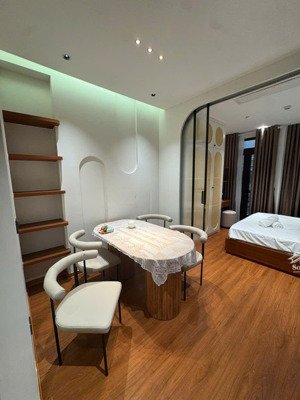 căn hộ dịch vụ siêu đẹp - vị trí đắc địa đẹp nhất khu hoàn kiếm