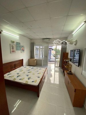 bán nhà shr 4x9 3tỷ4 phạm hữu lầu q.7