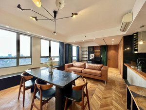 bán 3pn - view landmark - giá 9tỷ8 - spa - căn góc - liên hệ em: 