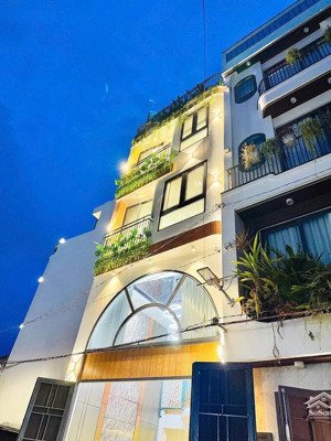 cần tiền gấp nhà gần bên emart phan văn trị, trần quốc tuấn, p.1, gò vấp. giá 3tỷ68 cho thuê 18tr