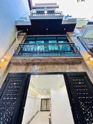 bán nhà view biệt thự tại ngã tư sở, ngõ thông. dt 54m2, 6 tầng, mt 4,5m