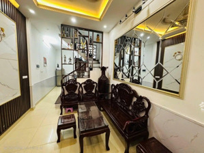 445 nguyễn khang 33m 8,1 tỷ 4 ngủ ngõ thông