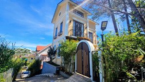 villa sân vườn 733m2 đường khe sanh, đà lạt - vị trí đỉnh đồi view săn mây - giá chỉ 16 tỷ