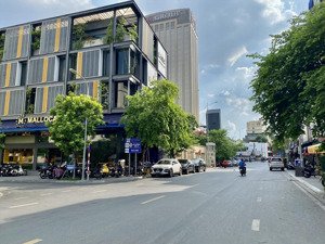 mặt phố quận hoàn kiếm - kinh doanh bất chấp - siêu đẹp không lỗi lầm