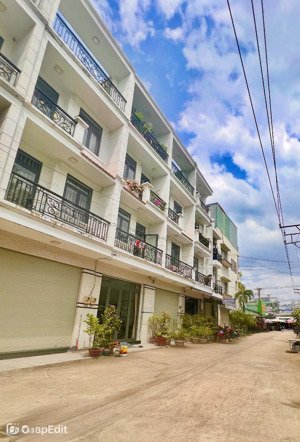 nhà mới đón tết- đường 10m xe tải ngay cổng chợ, siêu thị- 4 tầng btct- chỉ 5.6t