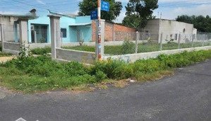 bán gấp đất dân kí gửi hai mặt tiền có sẵn thổ cư