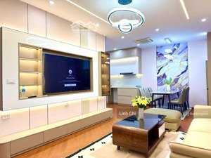 chính chủ bán euro window 27 trần duy hưng, 3 ngủ. ban công đông nam. liên hệ: 