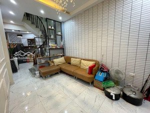 phố bồ đề 35m 7 tỷ oto vf3 nhà thông hồng tiến đón cầu thd. sổ nét ko qh call o398386285