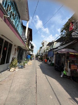 nhà 3 tầng hẻm xe tải 8m gần hương lộ 2 giáp tân phú nhỉnh 4 tỷ