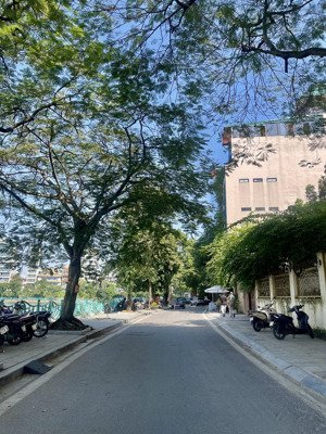 siêu phẩm khách sạn hồ tây -30m ra mặt hồ-hiếm có khó tìm -dt 80m -mt quyền lực 7,3m 41,5 tỷ (