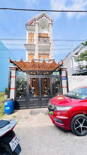 nhà phố 4m x 22m. đúc 3 lầu hẻm 7m đường huỳnh thị hai. gần chợ hạt điều