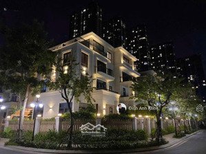 siêu phẩm biệt thự góc 2 mặt tiền vinhomes golden river quận 1. dt: 20x22,5m giá 750 tỷ. hầm 4 tầng